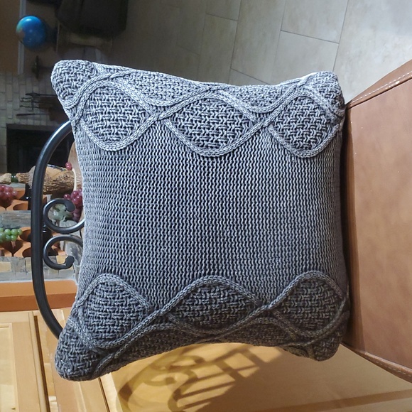 UGG Boulder Square Throw Pillow in Charcoal Gray Cable Knit Sherpa 100% Cotton - Picture 1 of 9